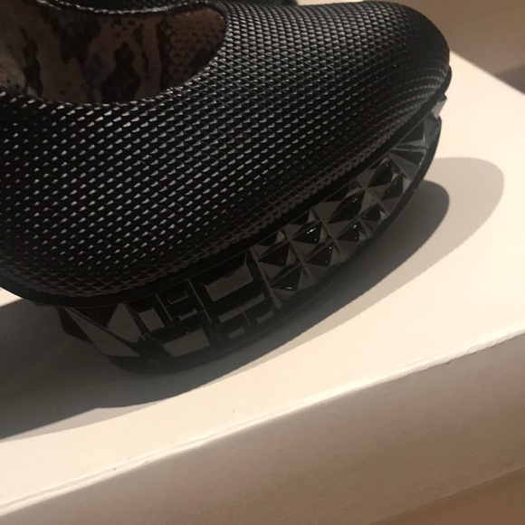 RACHEL ROY Black Textured Studded Round Toe Heels - Picture 3 of 5